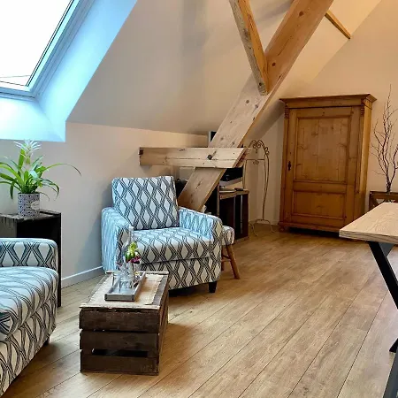 Aux 2 Girouettes Bed & Breakfast